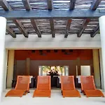 Laguna Suites&Beach Club