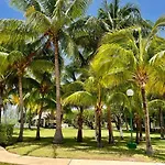 Waterfront Condo Hotel Zone, Pool & Wi-Fi
