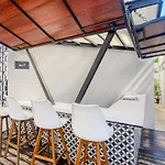 Seven Boutique 25