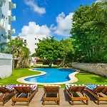 Stylish Three-Bedroom Condo W/Pool