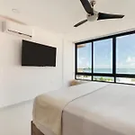 Spectacular View 2Br Apartment - Rooftop Pool