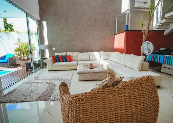 Spacious Modern House Cancun