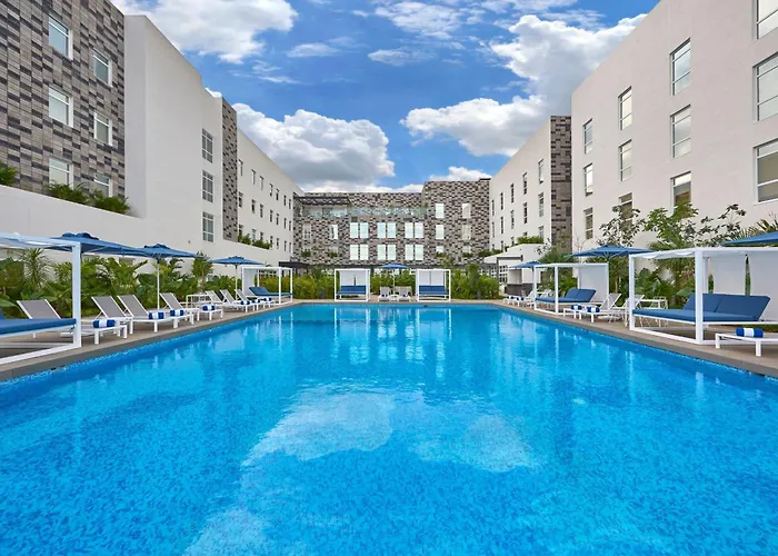 City Express Plus By Marriott Cancun Aeropuerto Riviera