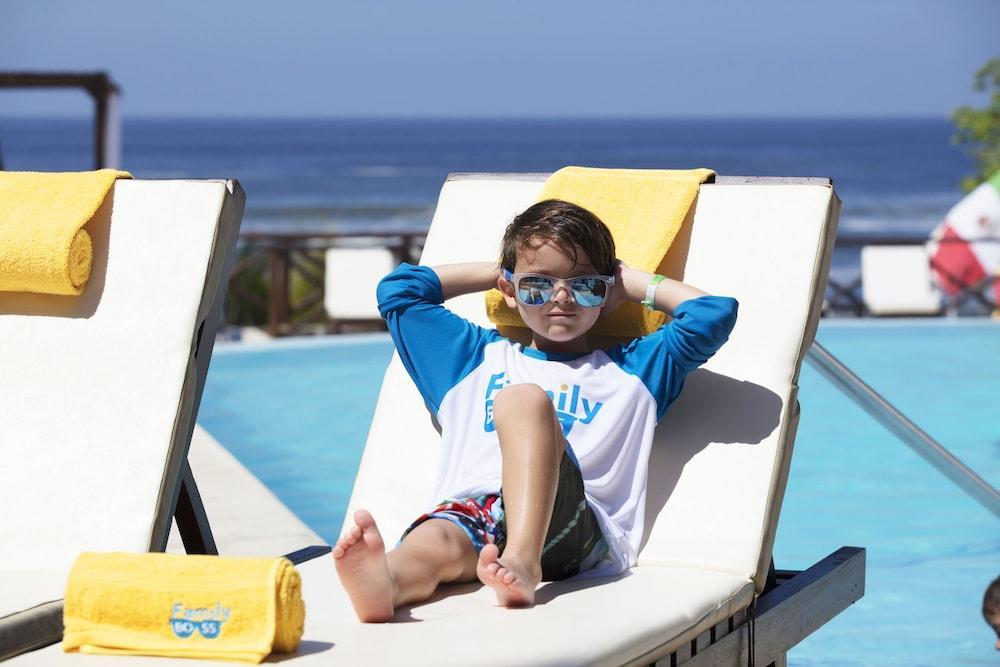 Family Selection At Grand Palladium Select Costa Mujeres 5* Cancún