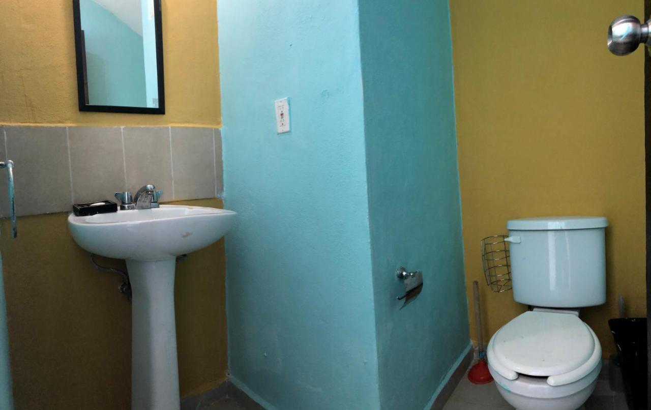 Casa En Zona Exclusiva Con Alberca Habitación en casa particular *
