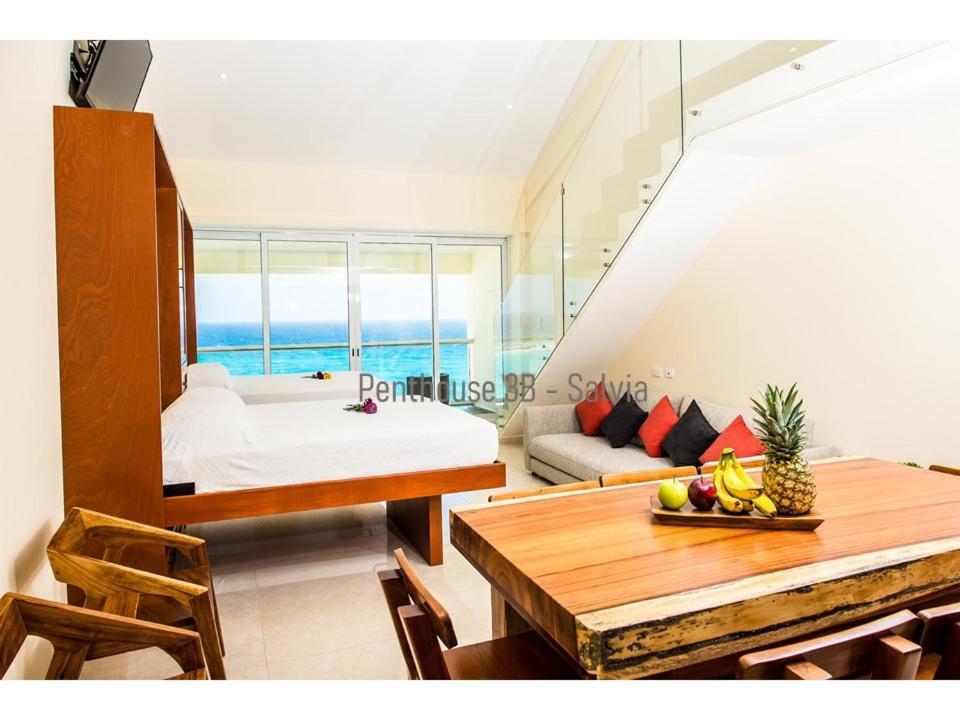 2 Story Oceanfront Penthouses On Beach! * Cancún