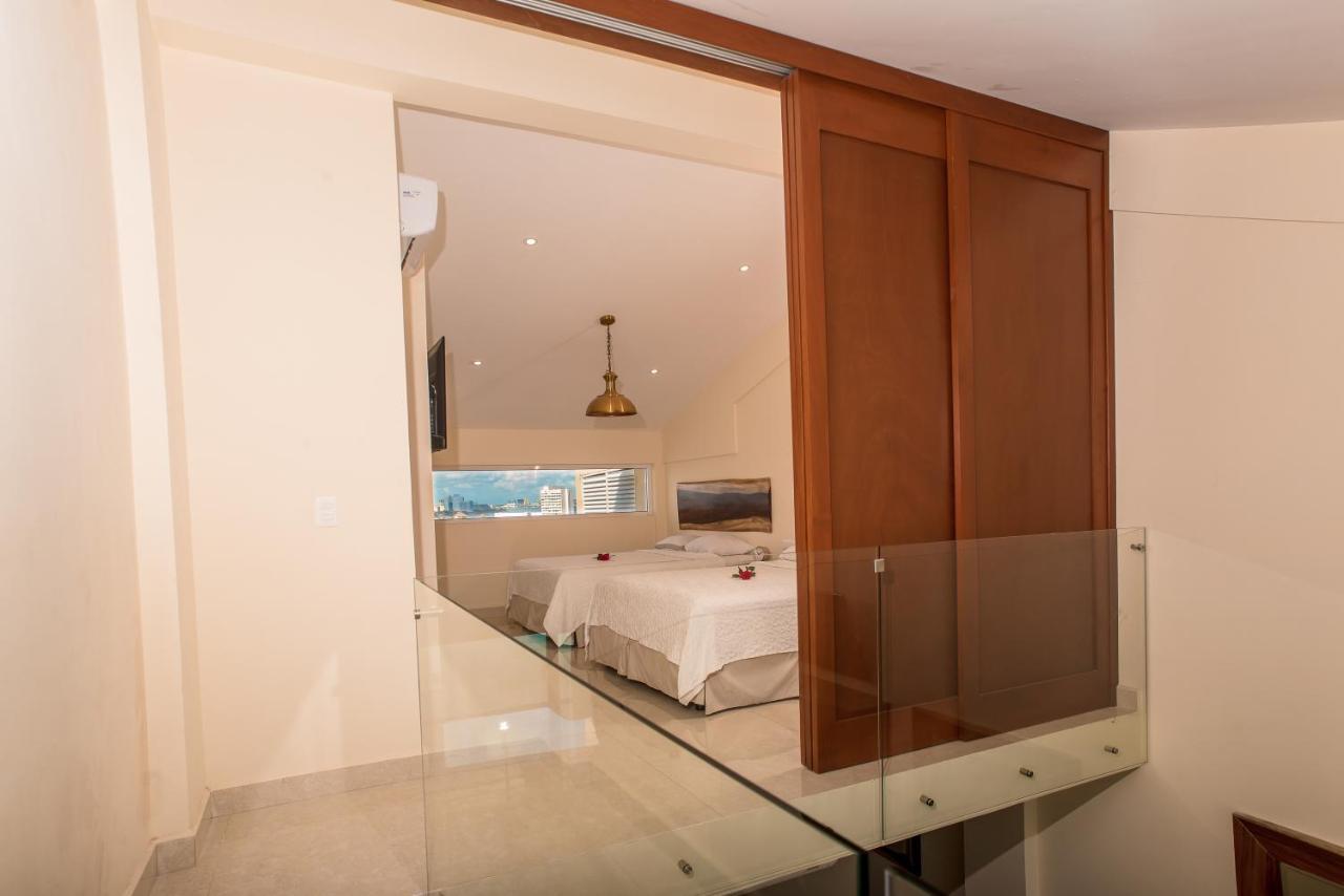 2 Story Oceanfront Penthouses On Beach! Apartahotel *