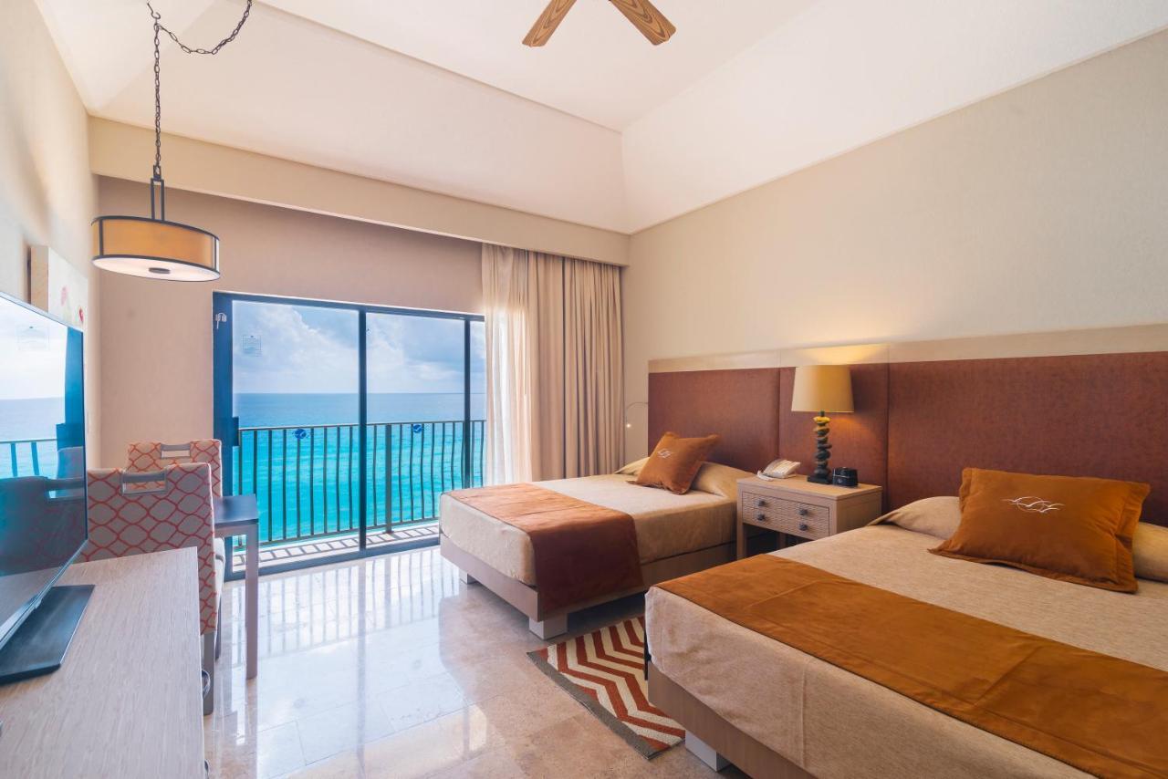 Resort The Royal Sands &