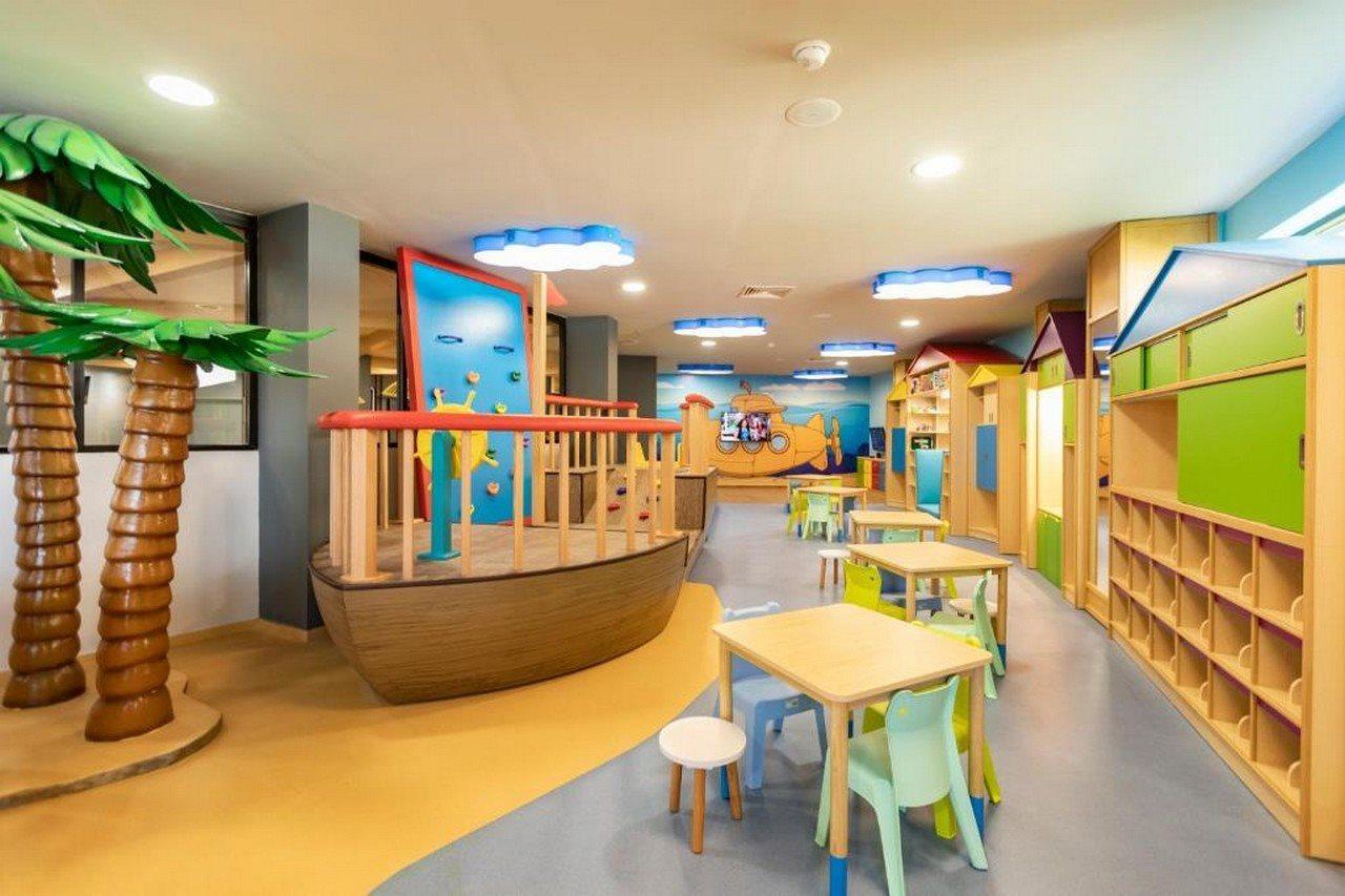 Resort The Royal Sands &