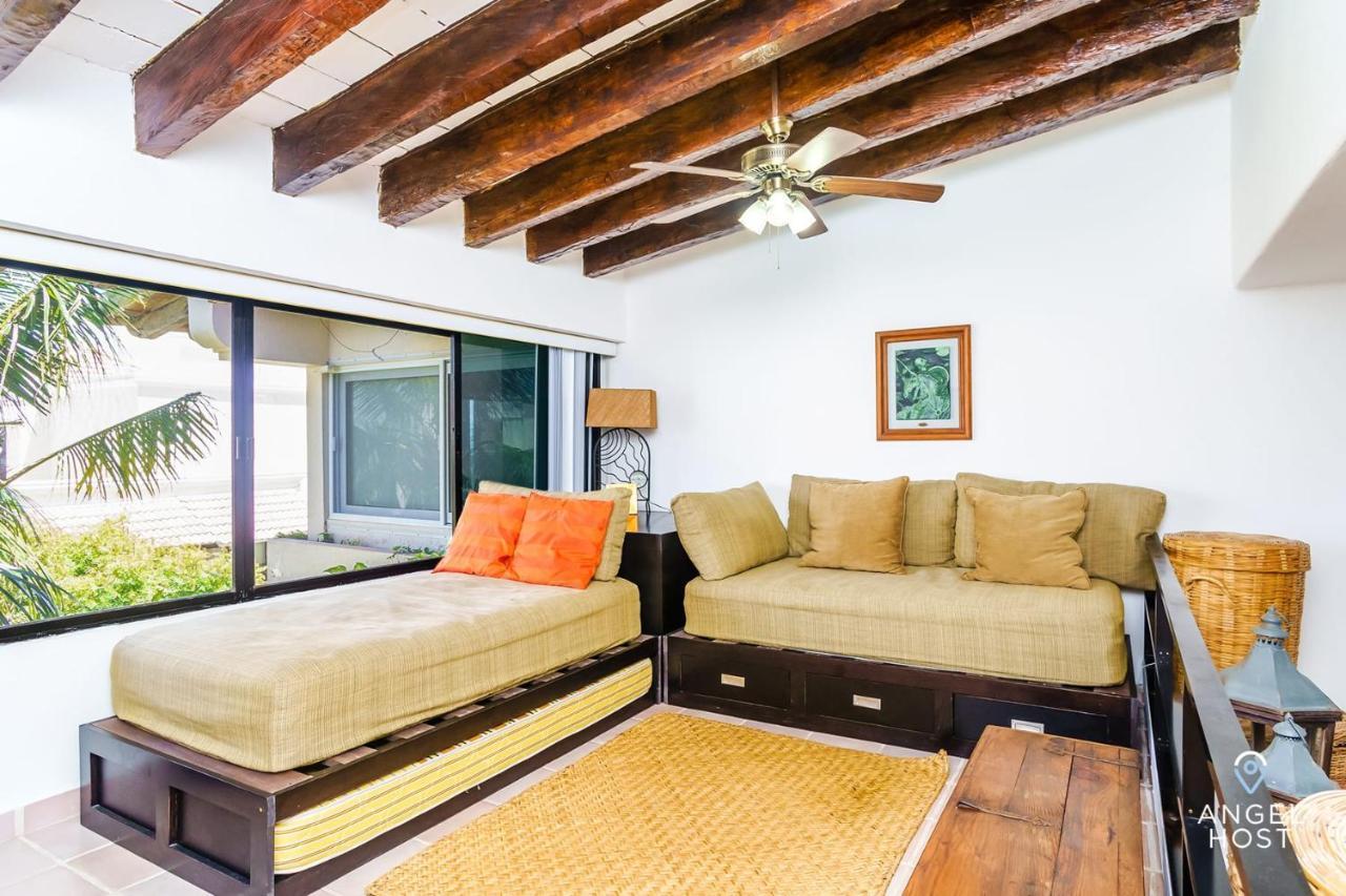 Oceanside Townhome A Block To Beach Plus 3 Pools Onsite Cancún