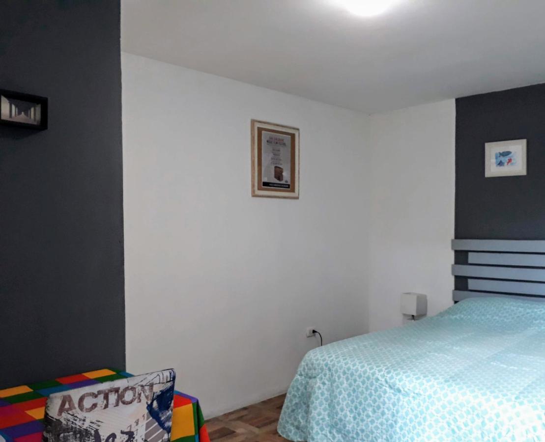 In Guest - 2, Private Bathroom, A C, Wi-fi 50 Mbps In Downtown Pensión Cancún