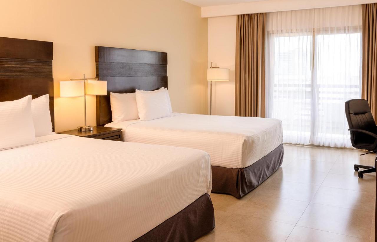 Hotel Wyndham Garden Downtown Cancún