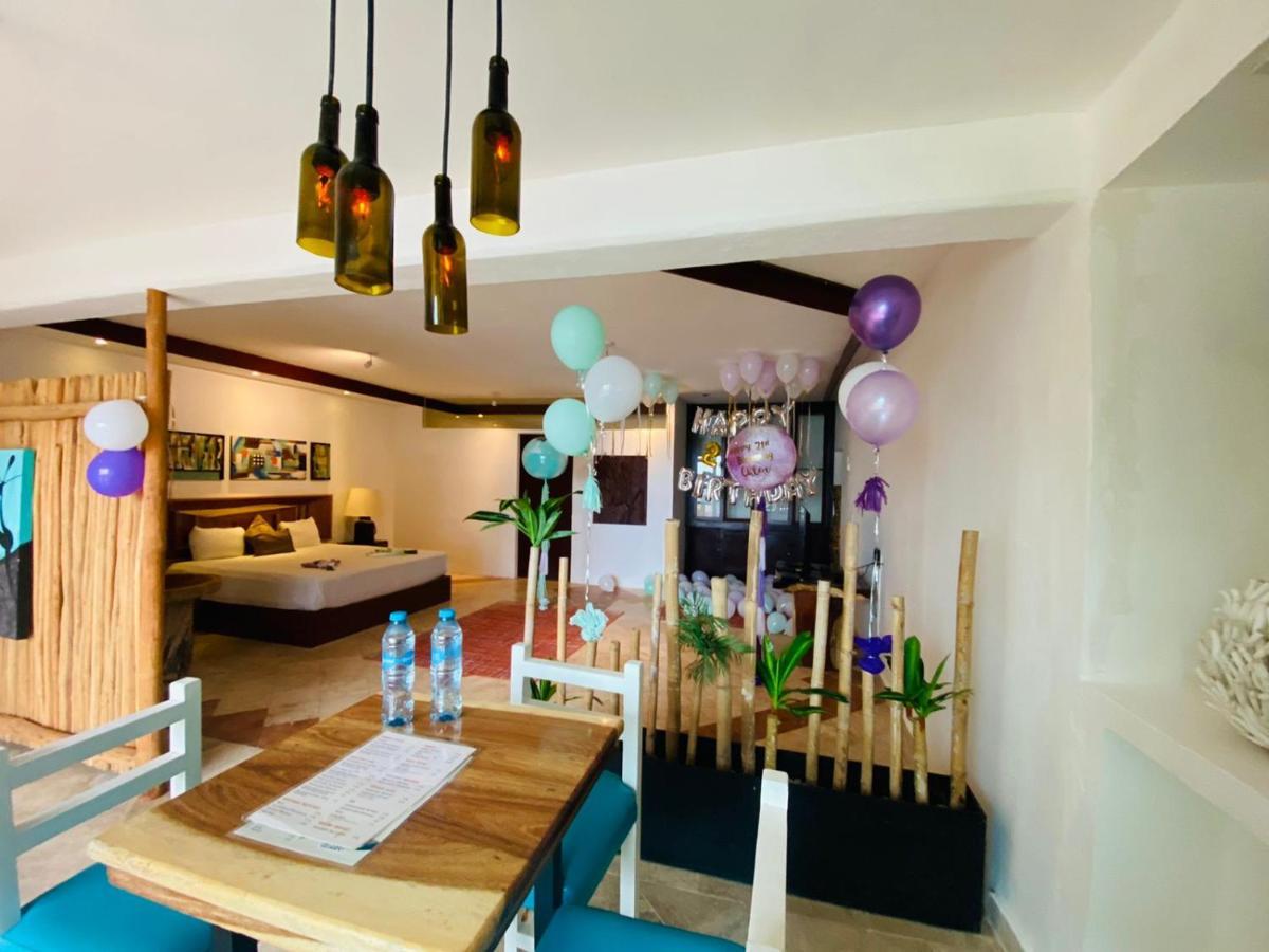 Hotel La Palma Beachfront & Club Nautico