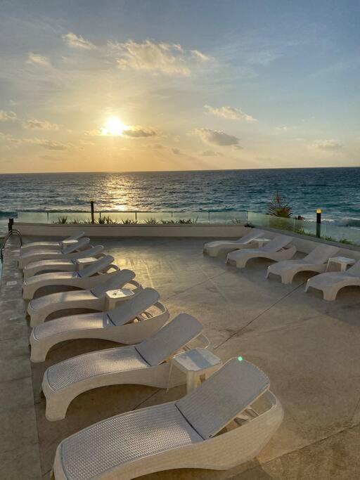 Beachfront Deluxe -best Ocean View, With Beach, Gym And *