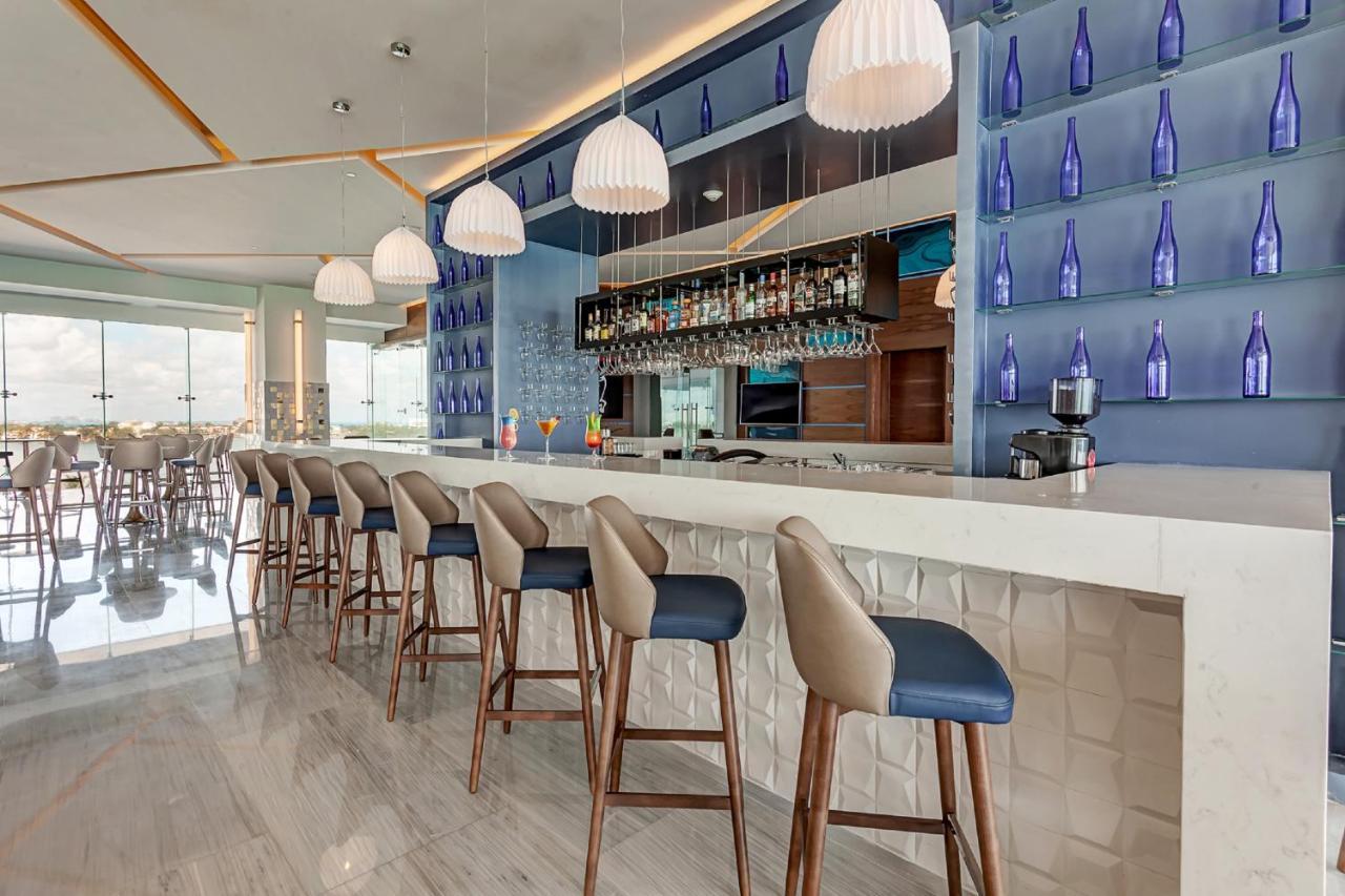 Resort Royalton Chic Cancun, An Autograph Collection - Adults Only 5*