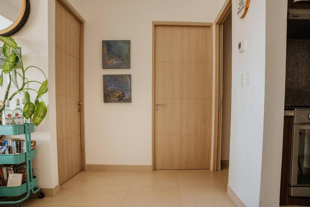 Beautiful 2b 2br Ocean/lagoon View Pool Gym *