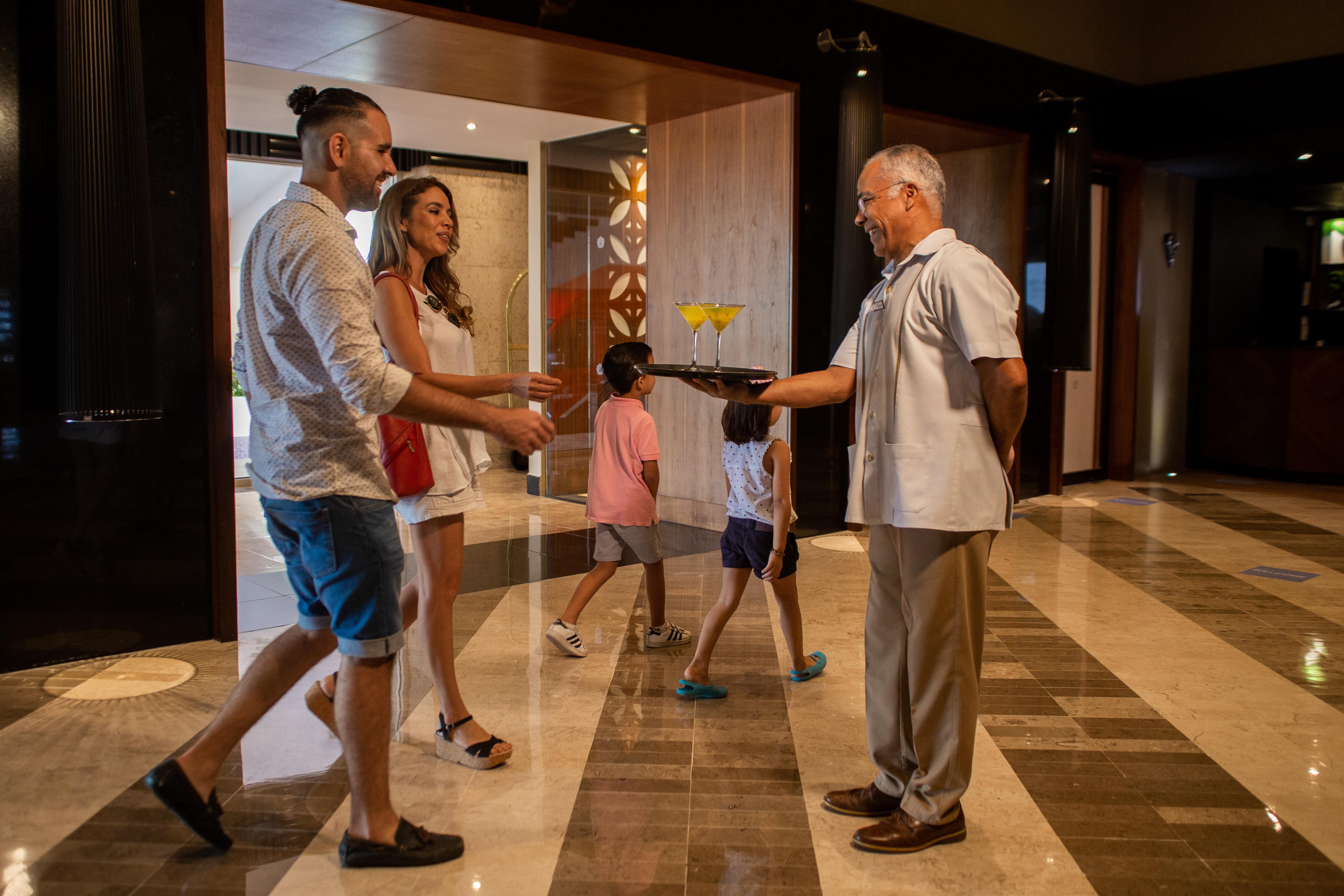 Wyndham Grand & Hotel 5*