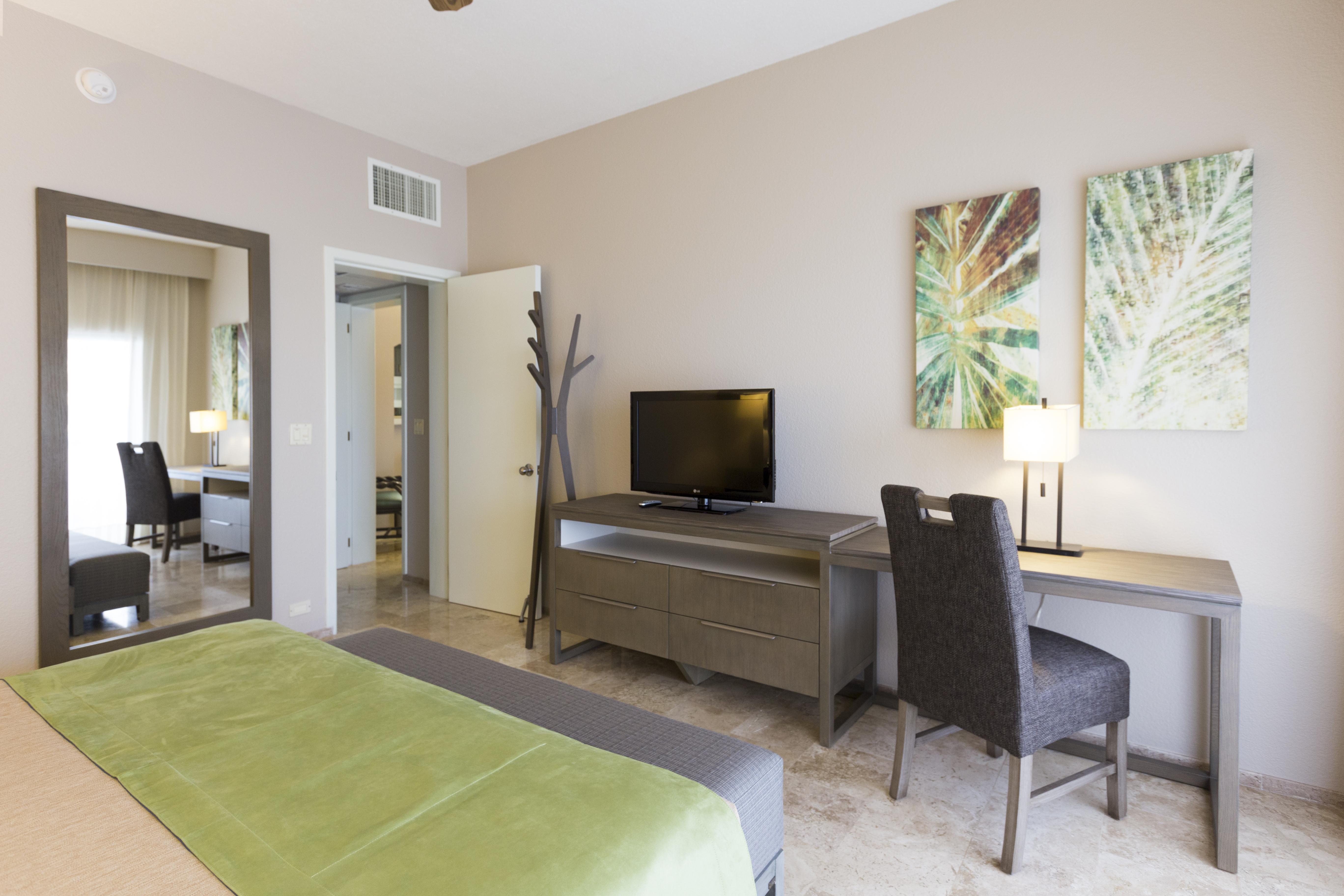 Resort The Royal Sands & 5*