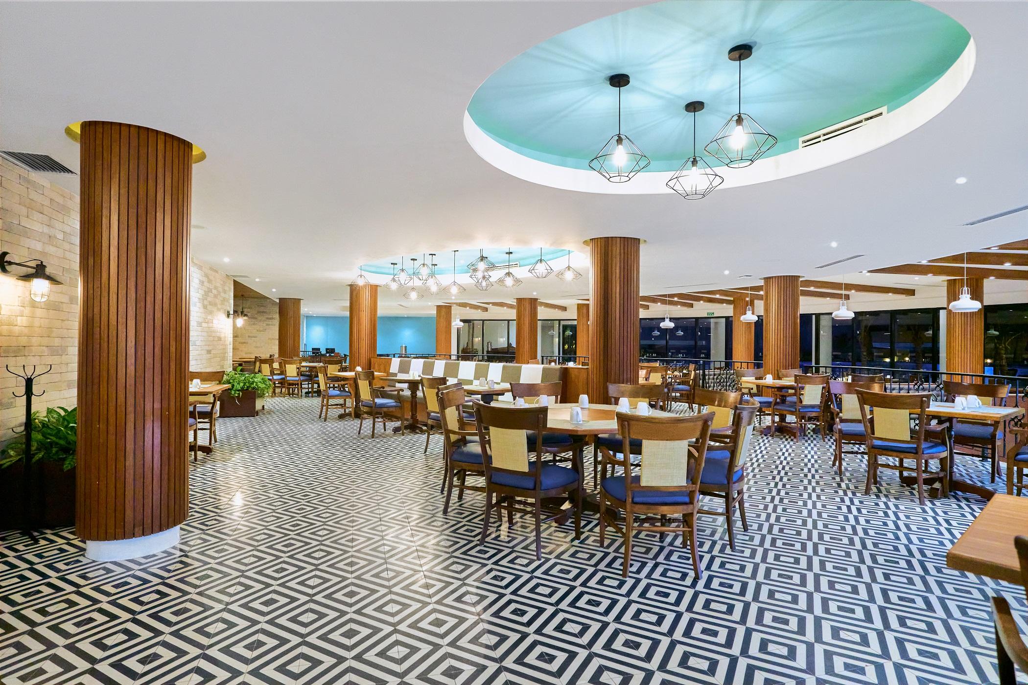 Resort The Royal Sands & 5*