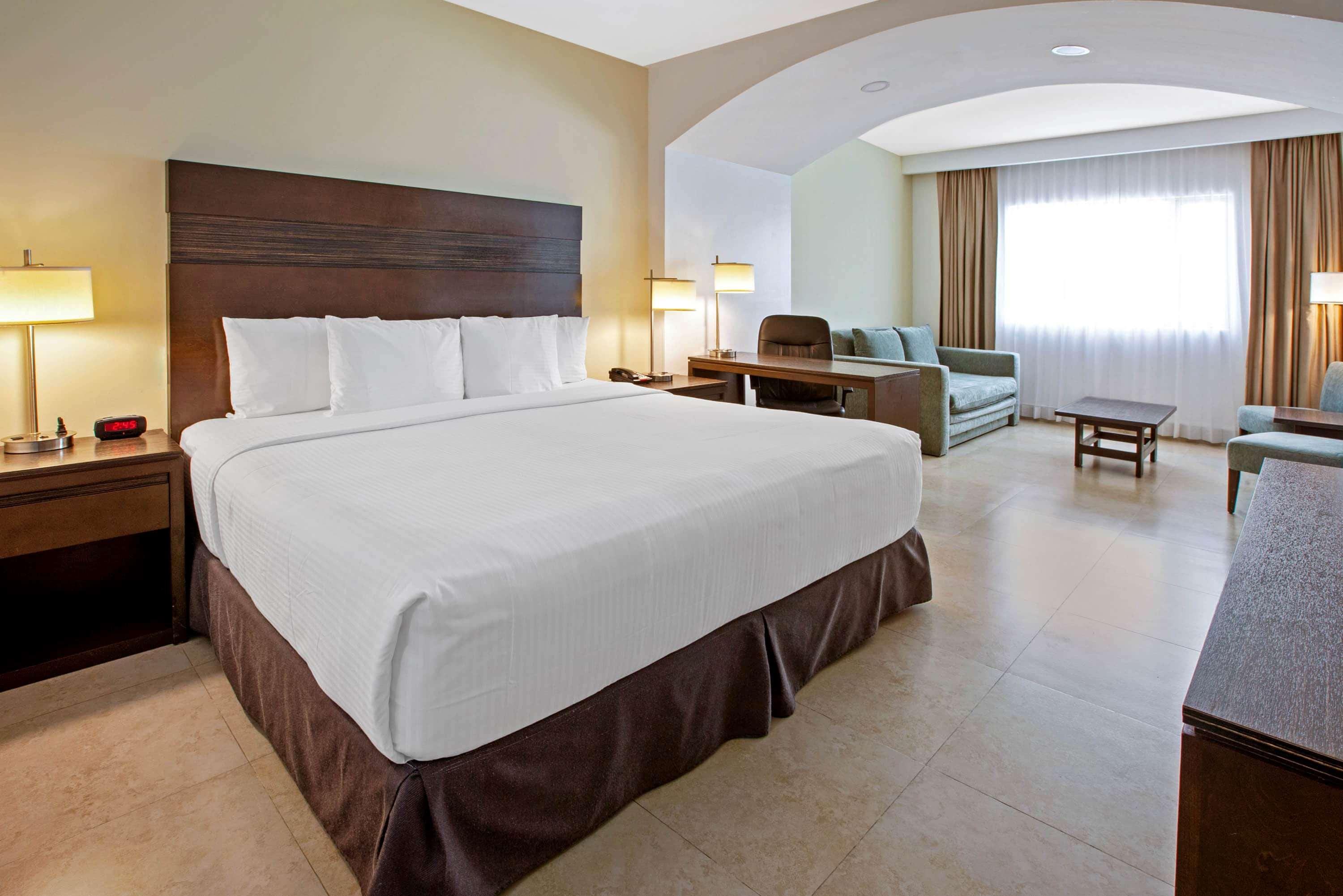 Hotel Wyndham Garden Downtown 4*