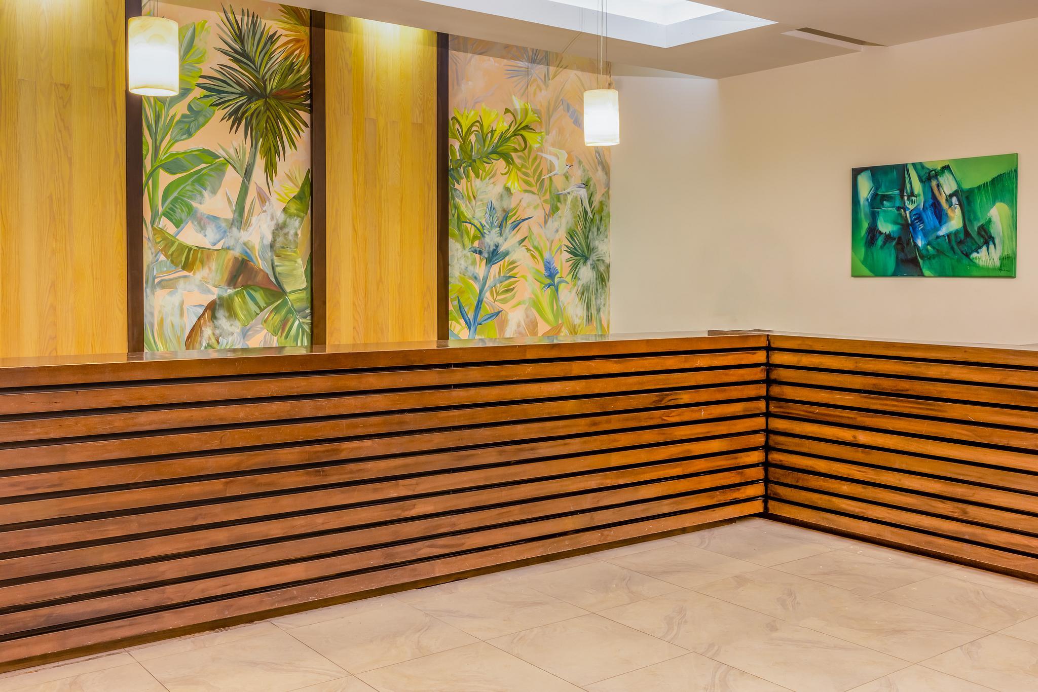 Wyndham Garden Downtown 4*
