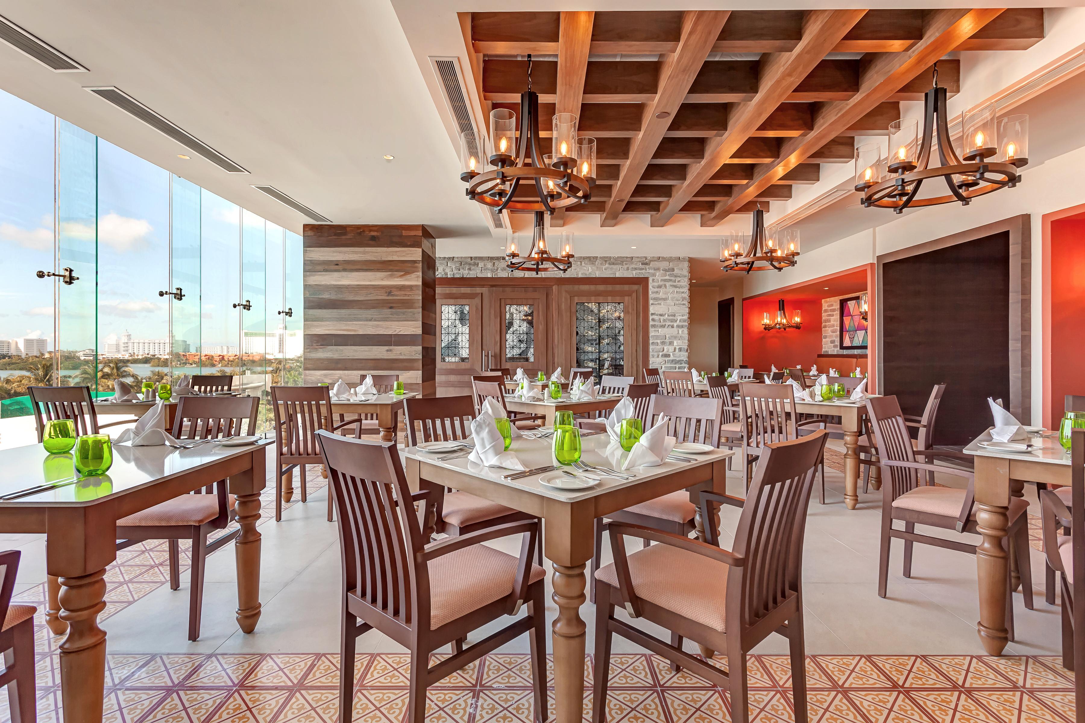 Resort Royalton Chic Cancun, An Autograph Collection - Adults Only