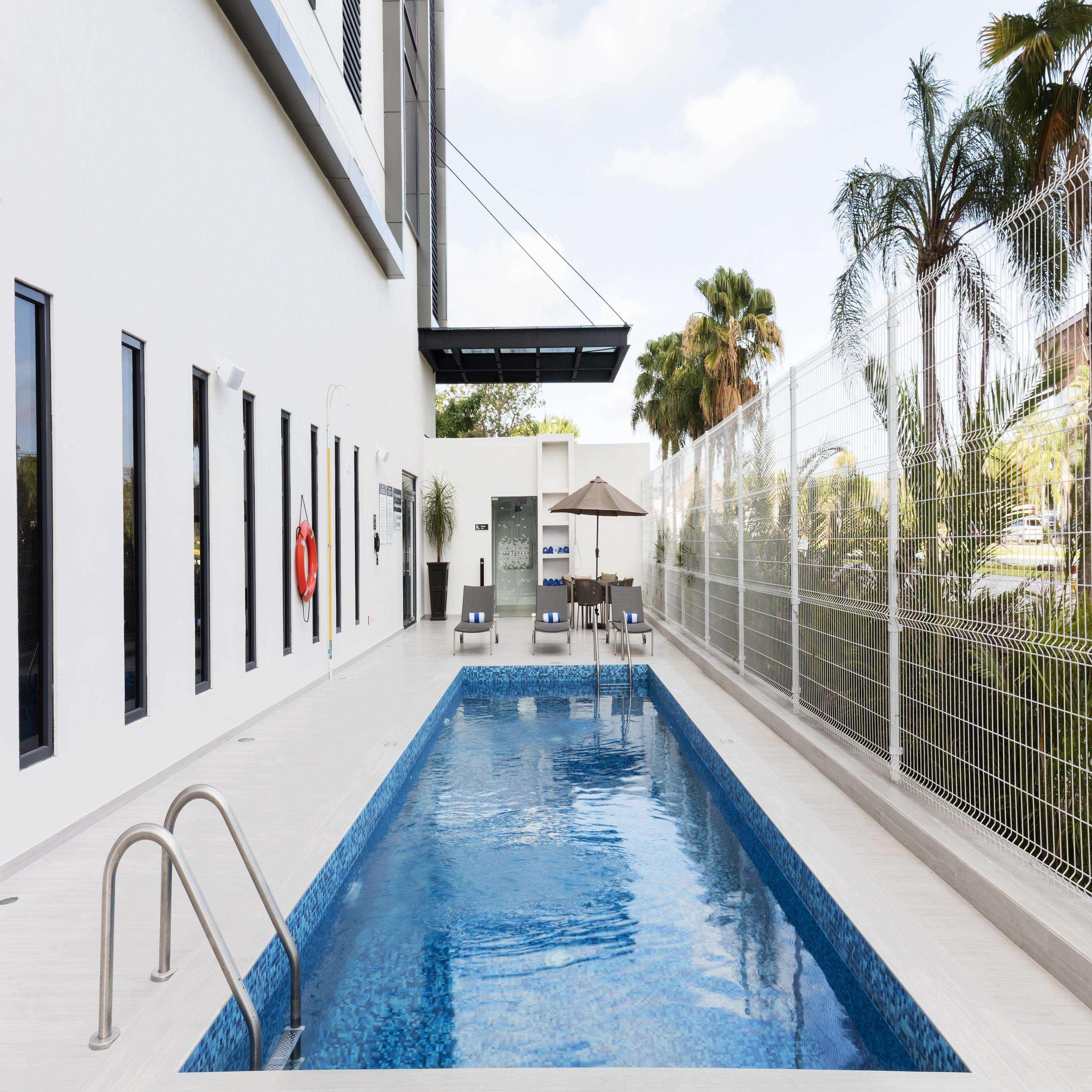 Hampton By Hilton Cumbres Cancún