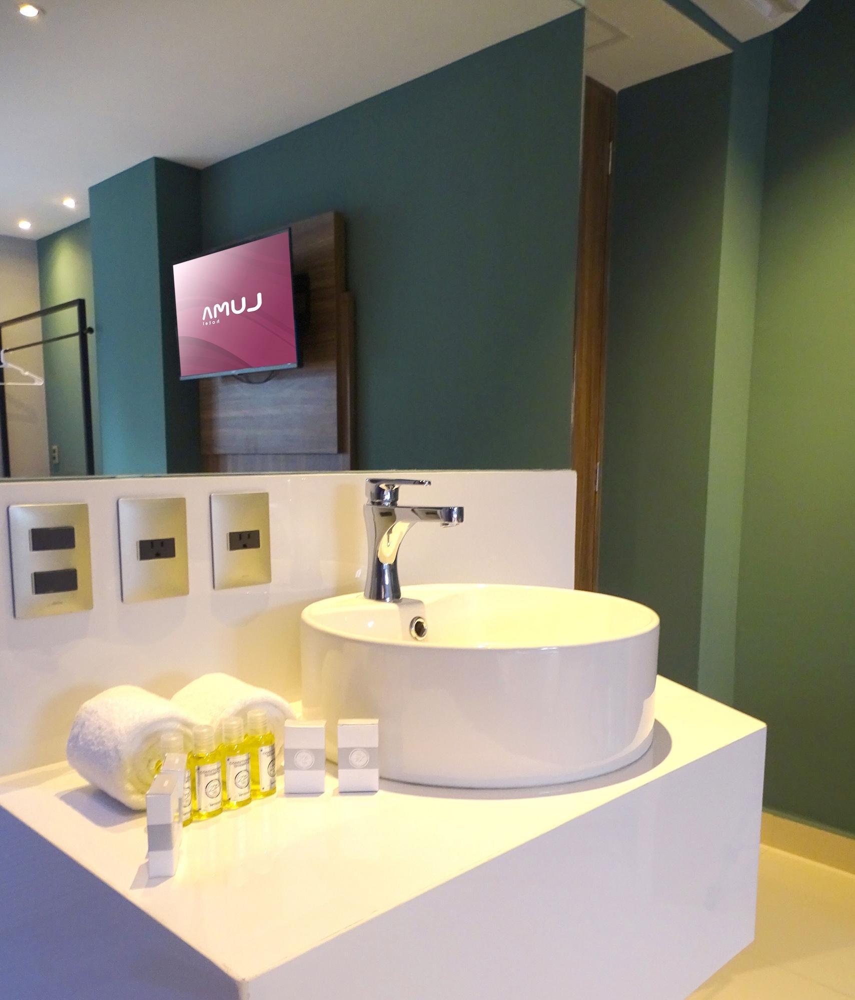 Luma By Kavia Hotel