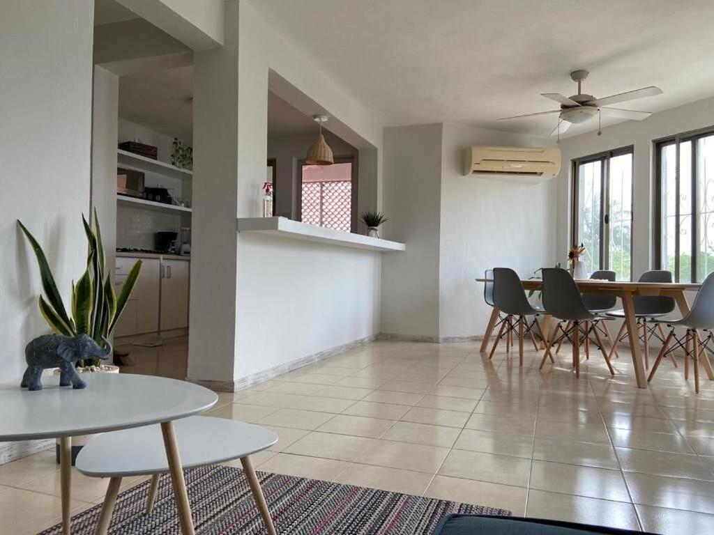 Hermoso Condominio Recien Remodelado Con Alberca Y Super Ubicacion Сasa de vacaciones *