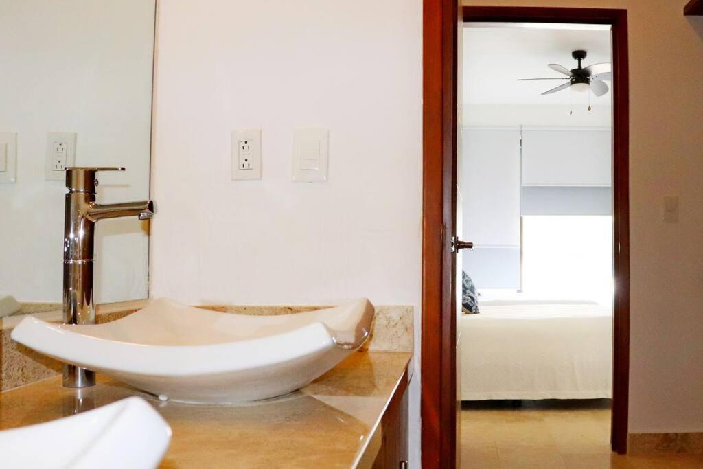 New With Pool, Gym, A/c, Wifi, King Size Bed Cancún