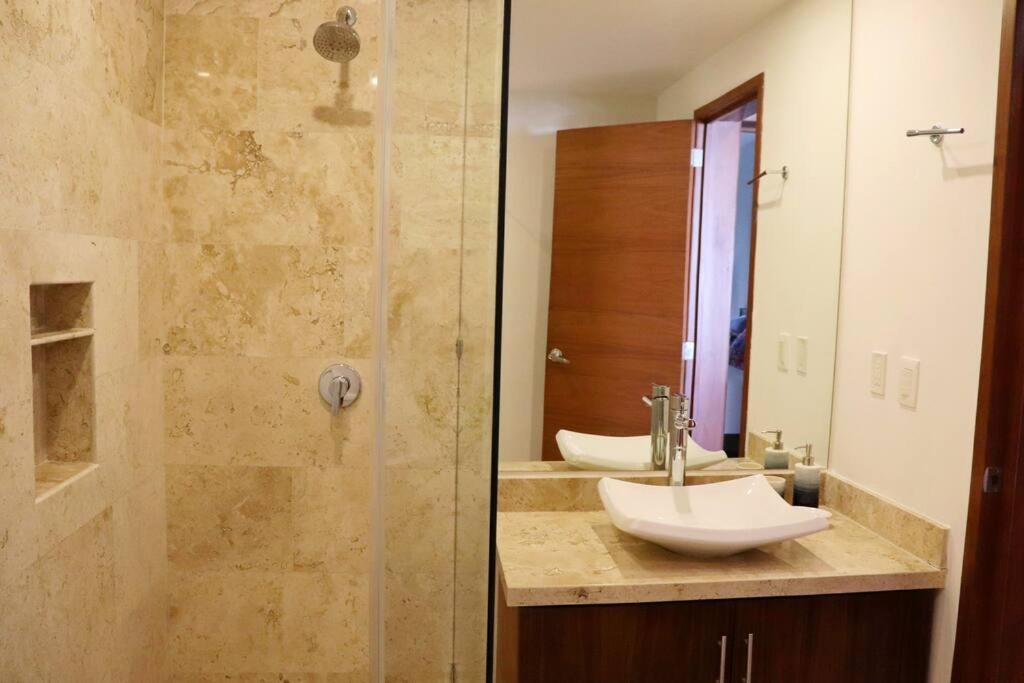 Apartamento New With Pool, Gym, A/c, Wifi, King Size Bed Cancún
