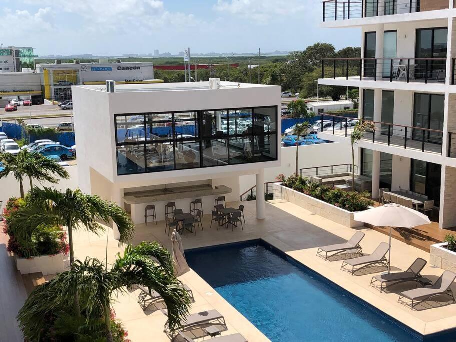 New With Pool, Gym, A/c, Wifi, King Size Bed Apartamento Cancún