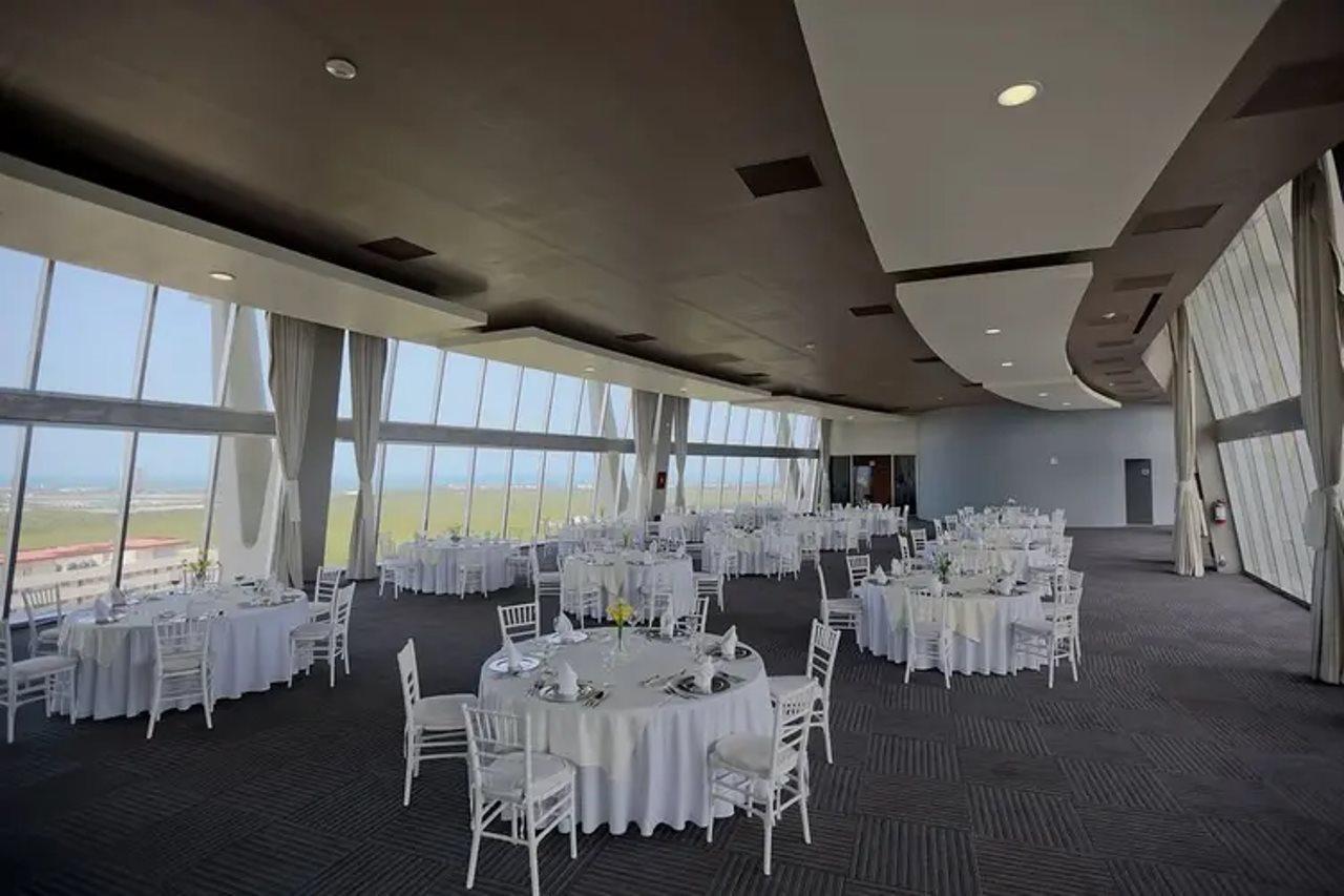 Krystal Urban & Club Hotel