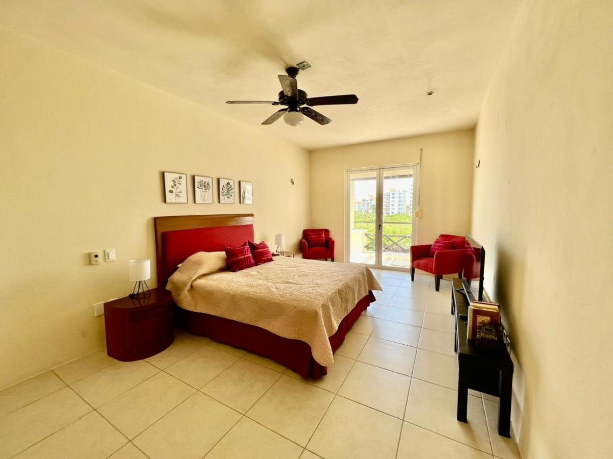 Waterfront Zone, Pool & Wi-fi * Cancún