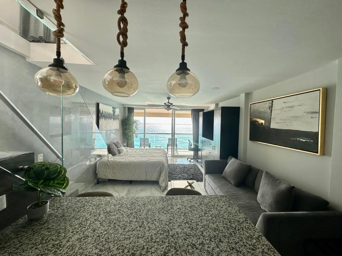 Beachfront Penthouse Apartahotel Cancún