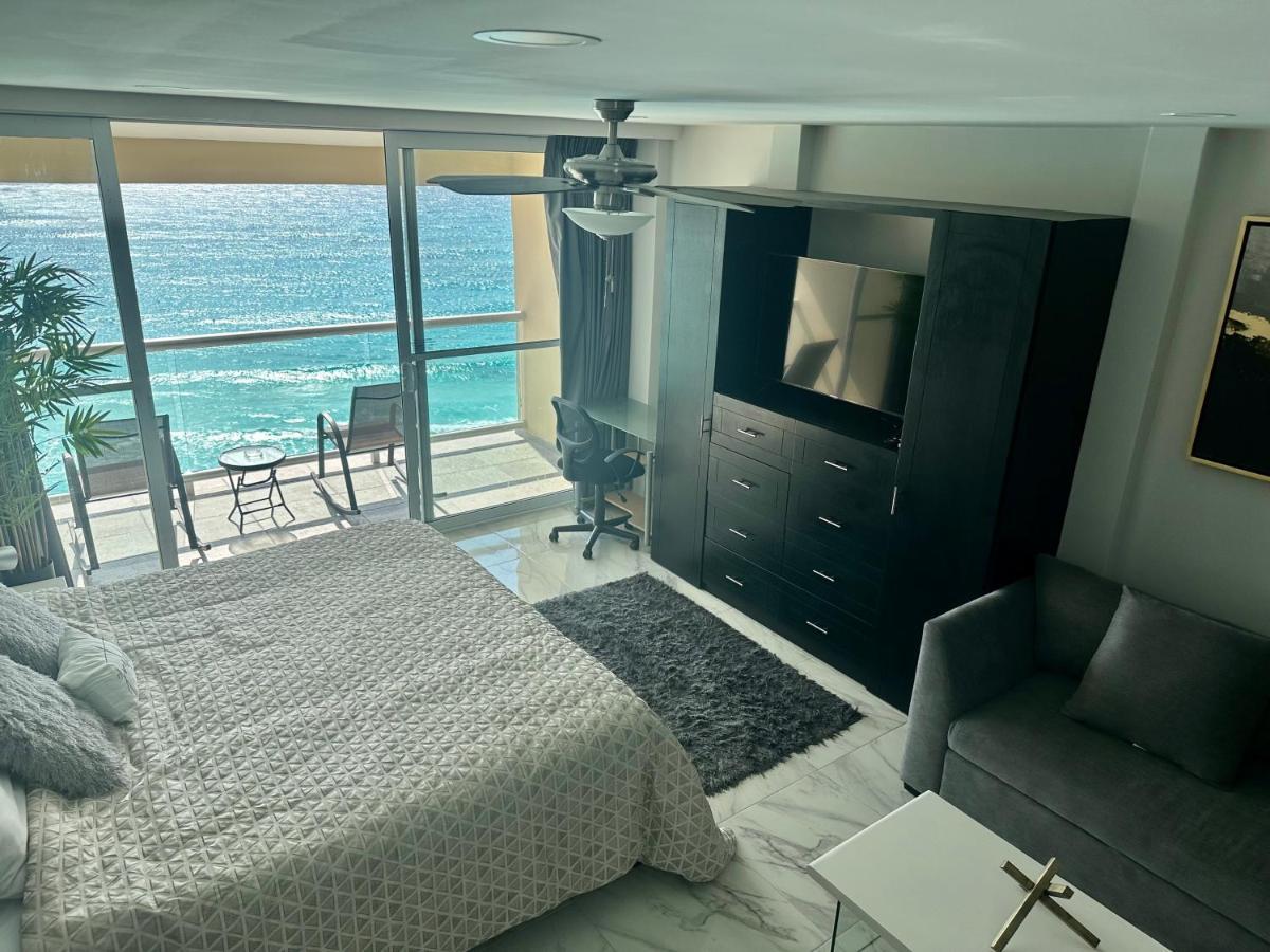 Beachfront Penthouse Apartahotel Cancún