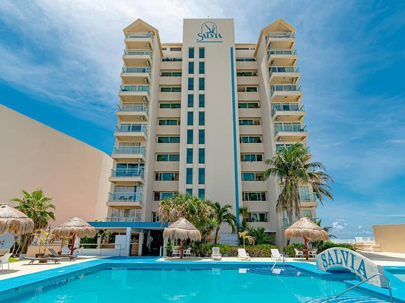 Beachfront Penthouse Apartahotel Cancún
