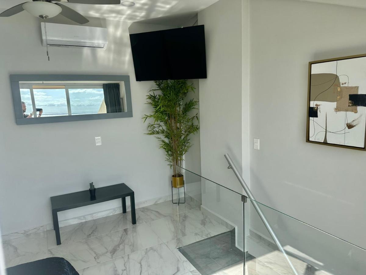 Beachfront Penthouse * Cancún