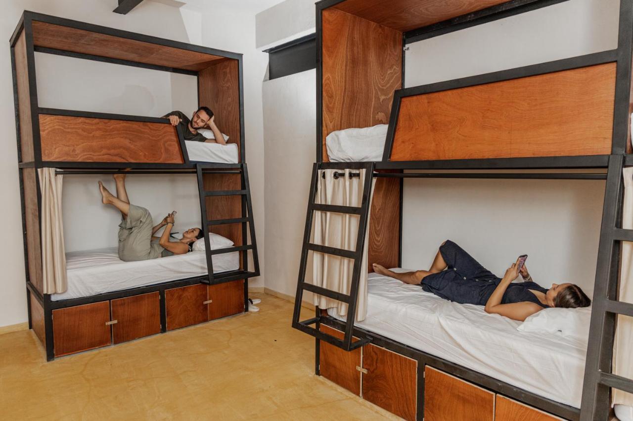 Caleta Rooftop & Pool Hostal *