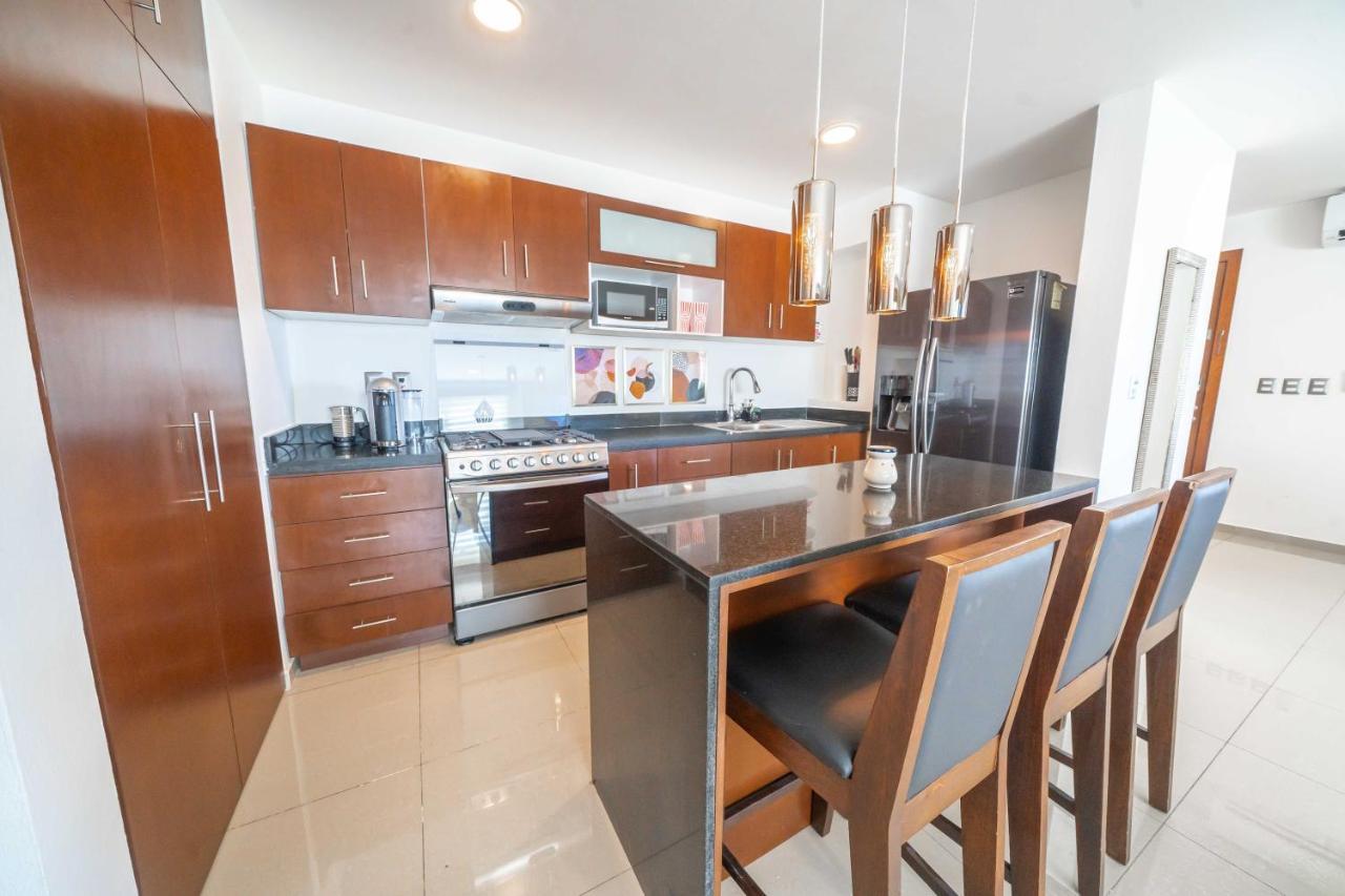 Stylish Three-bedroom W/pool Apartamento Cancún