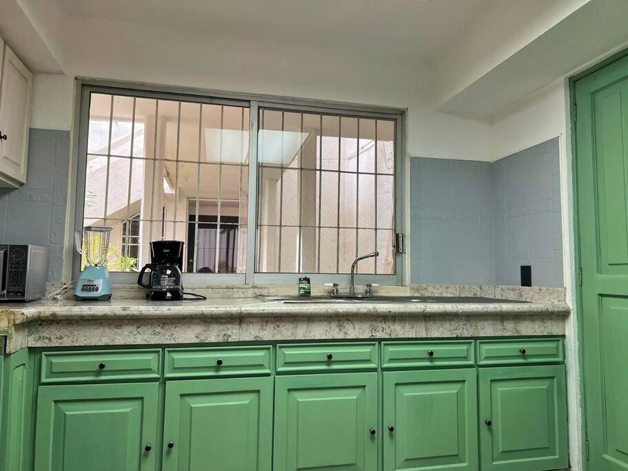 Espacioso, Centrico, Acogedor Y Buena Ubicacion Apartamento *