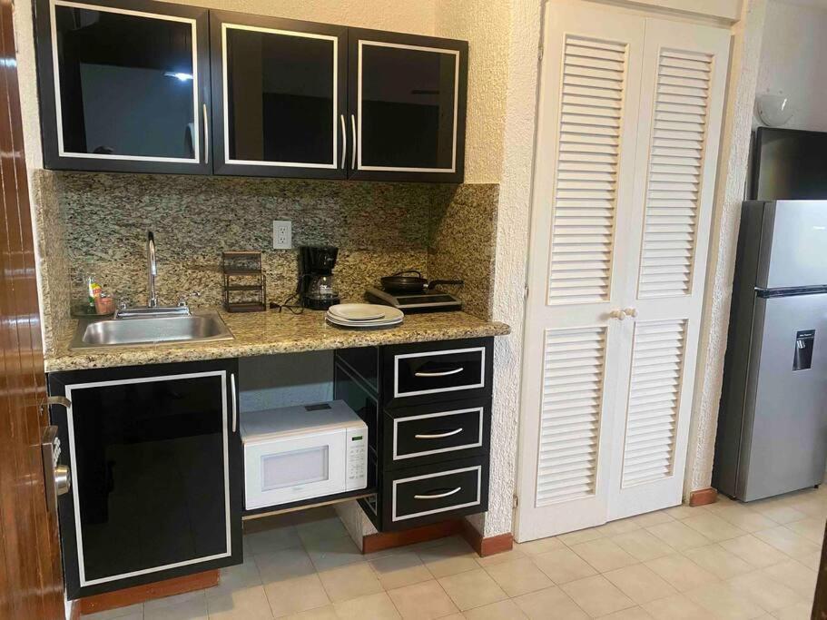 Solymar Studio Apt Beachfront With Sunset Views Cancún