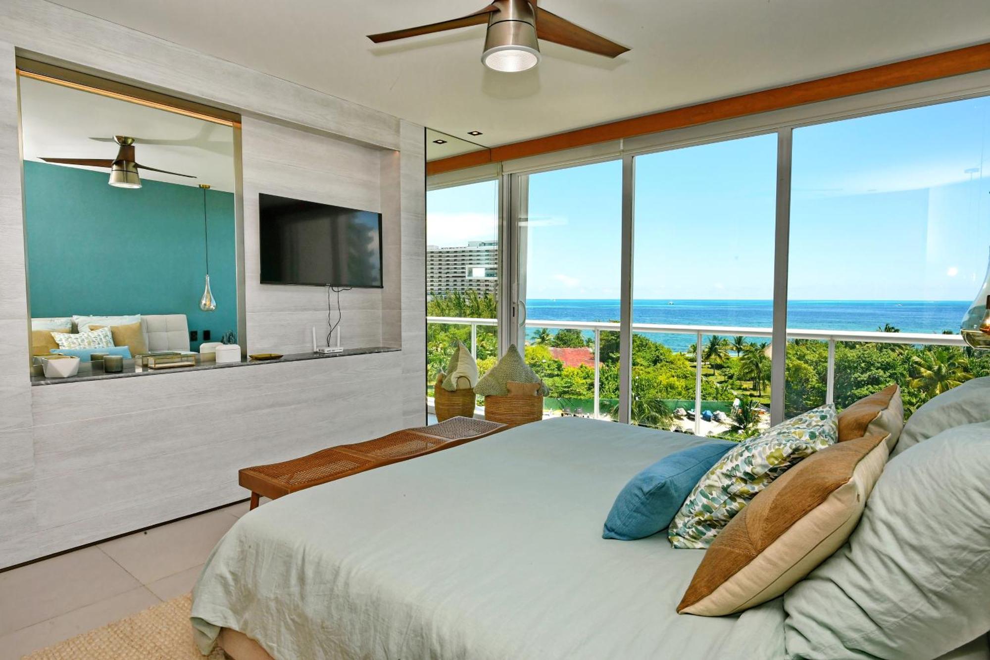 Beachfront Blue Vista Cancún