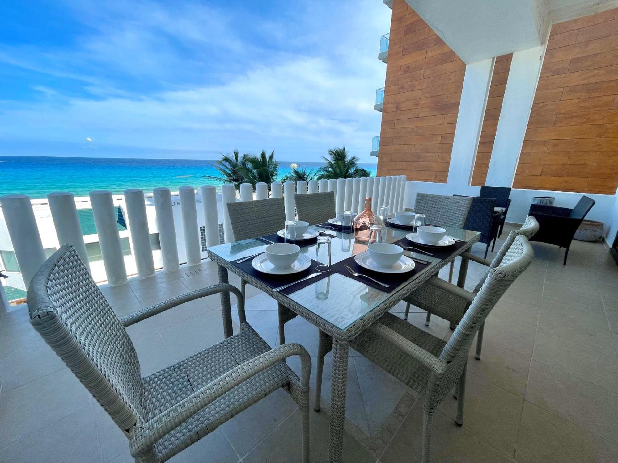 Сasa de vacaciones Beachfront With Pool & Stunning Views Cancún