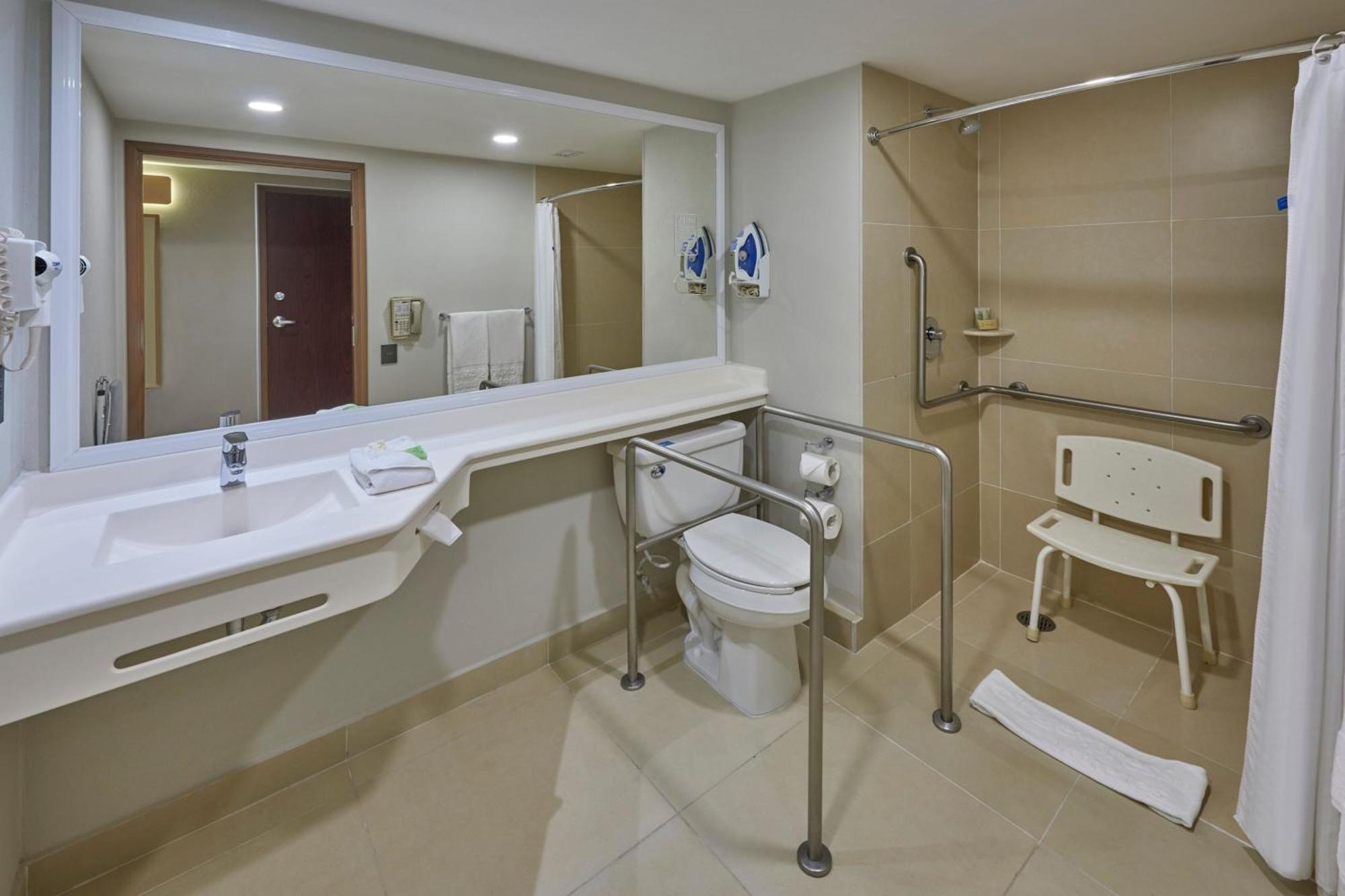 Hotel Express By Marriott Cancún