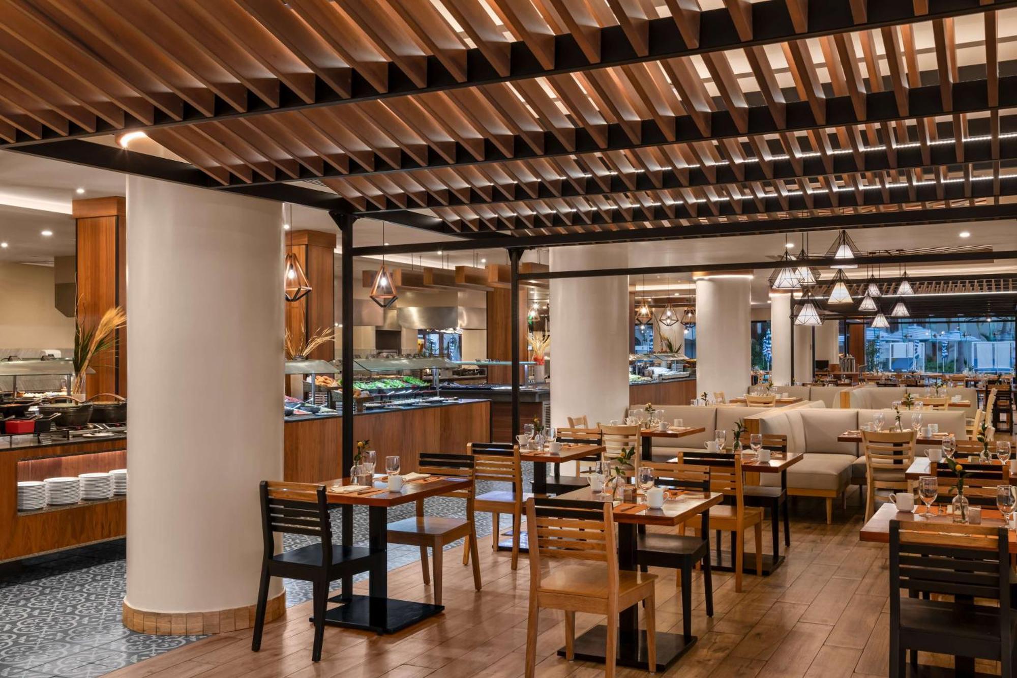 Hilton Mar Caribe Resort Cancun