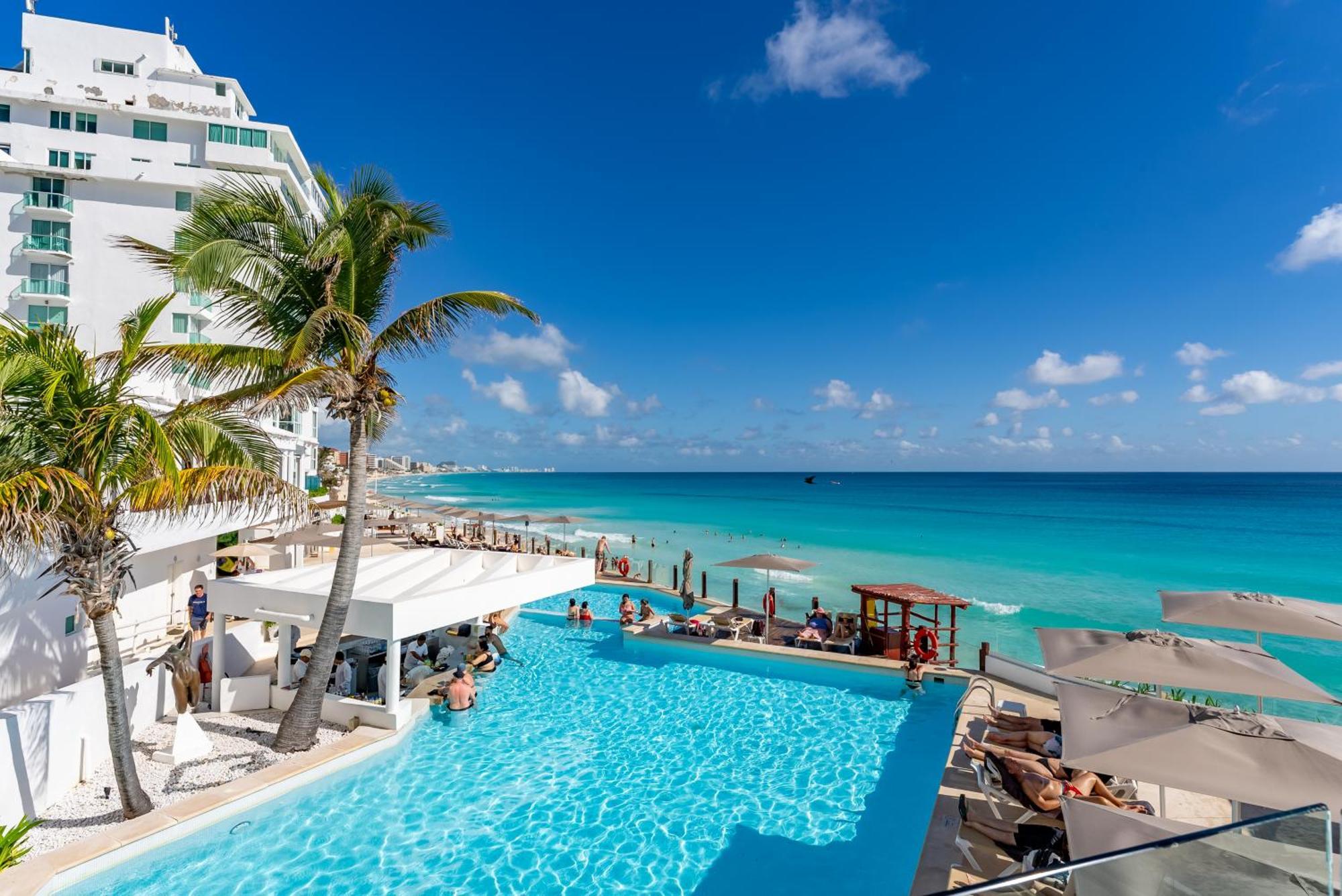 Beachfront Deluxe -best Ocean View, With Beach, Gym And * Cancún