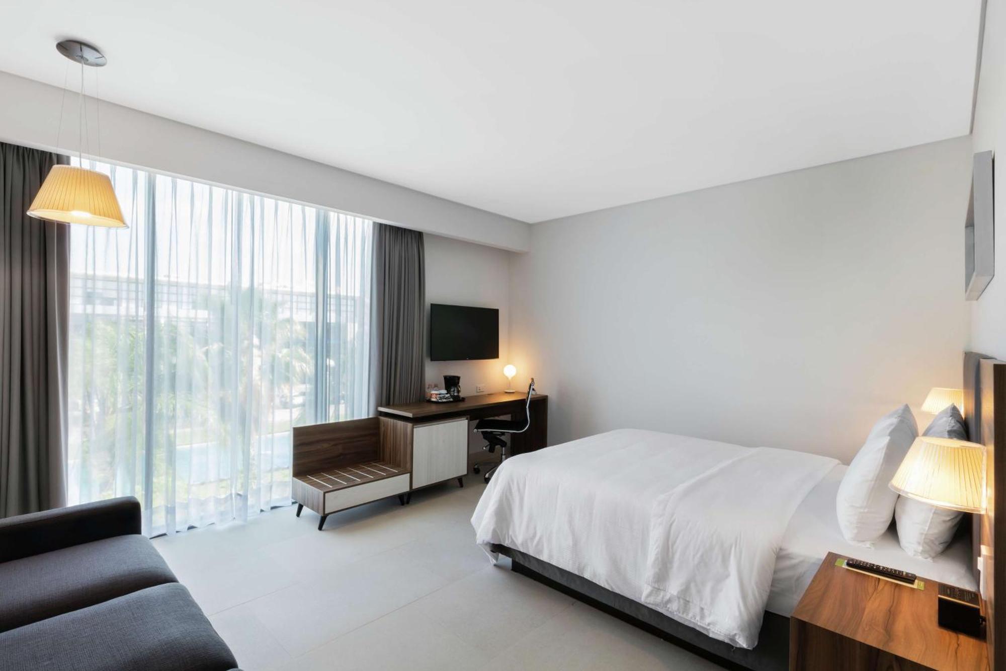 Hampton By Hilton Cumbres Cancún