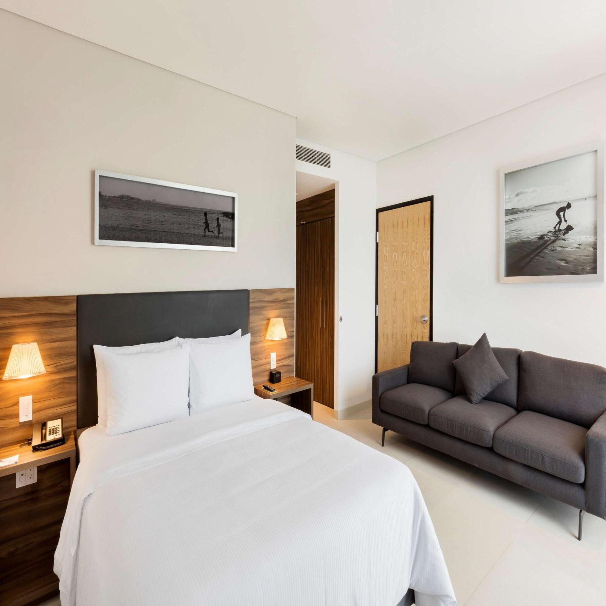 Hampton By Hilton Cumbres Hotel Cancún