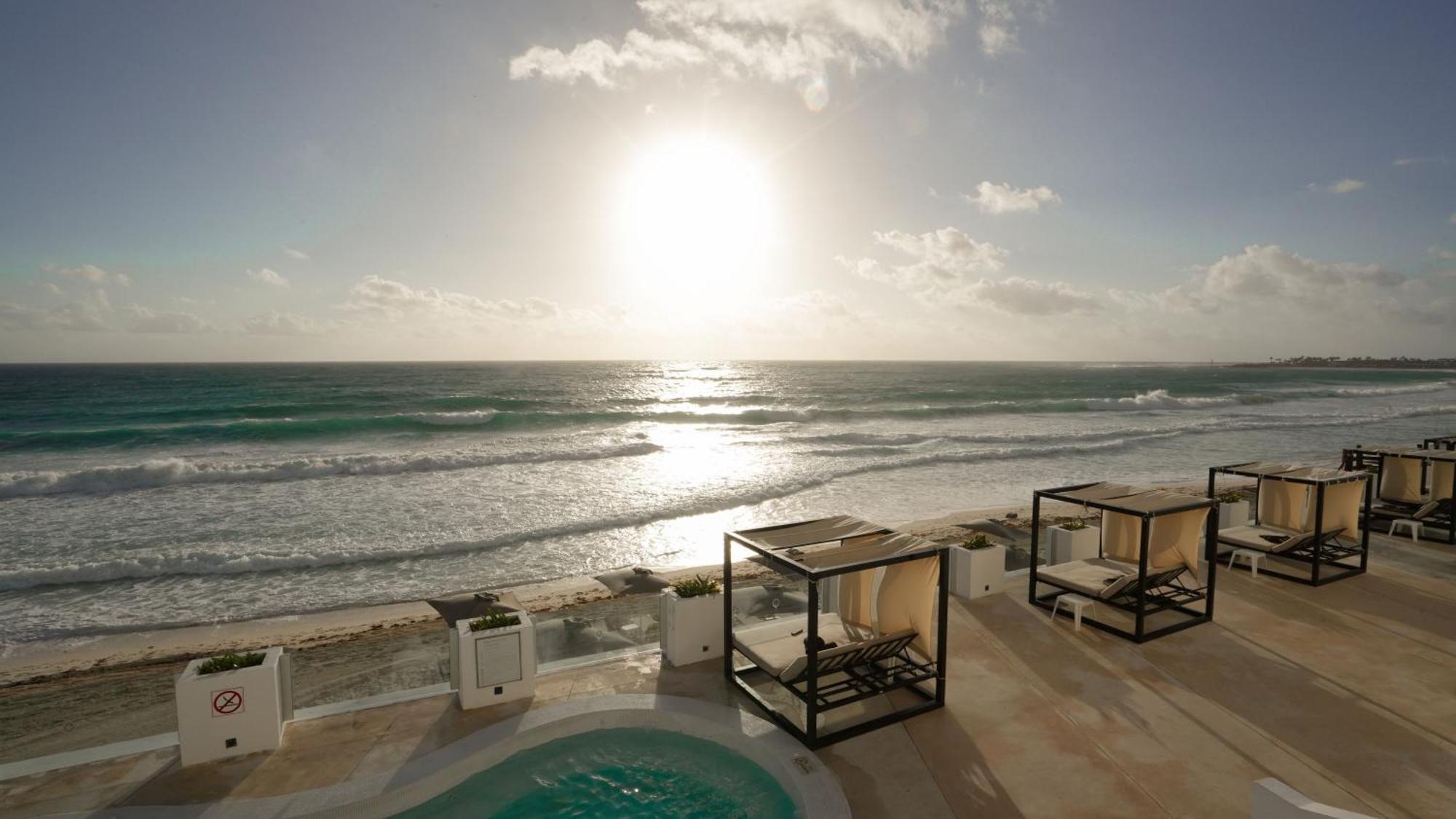 Oleo Playa Cancun